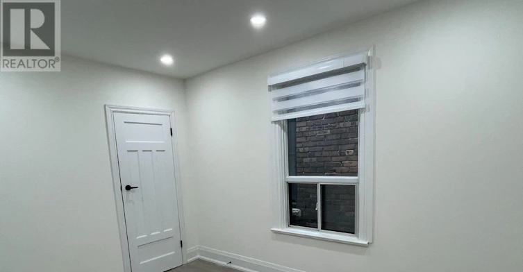 UPPER-33 Strathmore Boulevard, Toronto, ON, M4J 1P1 - 26