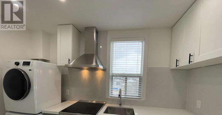 UPPER-33 Strathmore Boulevard, Toronto, ON, M4J 1P1 - 8