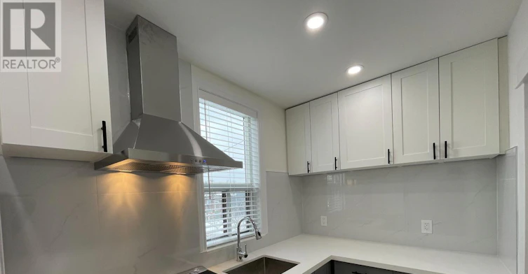 UPPER-33 Strathmore Boulevard, Toronto, ON, M4J 1P1 - 6