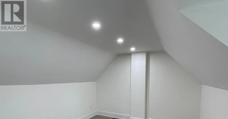 UPPER-33 Strathmore Boulevard, Toronto, ON, M4J 1P1 - 30
