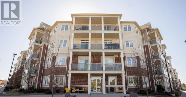 315-80 Aspen Springs Drive, Clarington, ON, L1C 4Y2