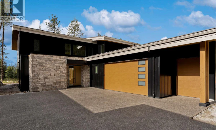 822 Predator Ridge Drive