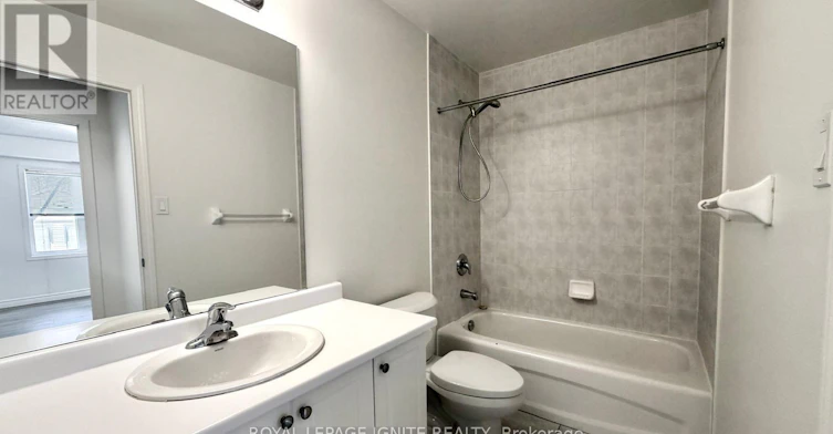 105-128 Aspen Springs Drive, Clarington, ON, L1C 0G9 - 12