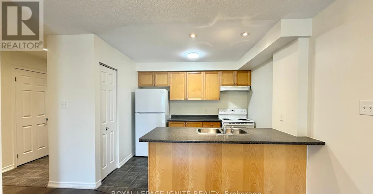 310-128 Aspen Springs Drive, Clarington, ON, L1C 0G9 - 6