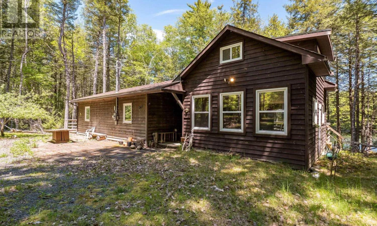87 Edith's Point Road