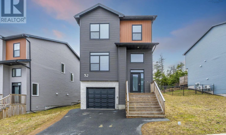32 Higgins Avenue