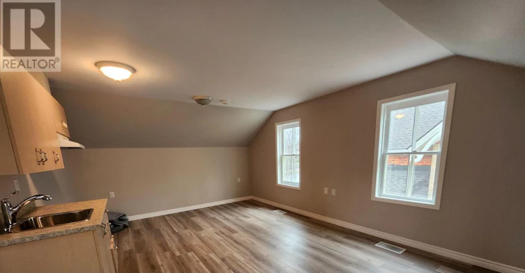 WOOD UPPER-5930 16th Avenue, Markham, ON, L3P 8N1 - 3