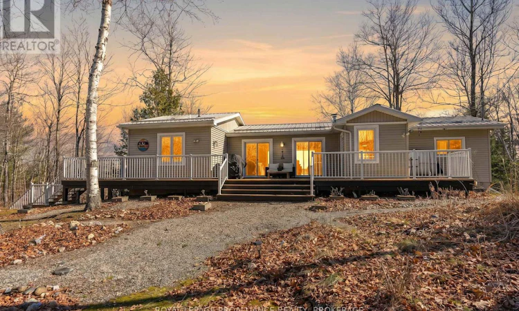 1077 Country Lane