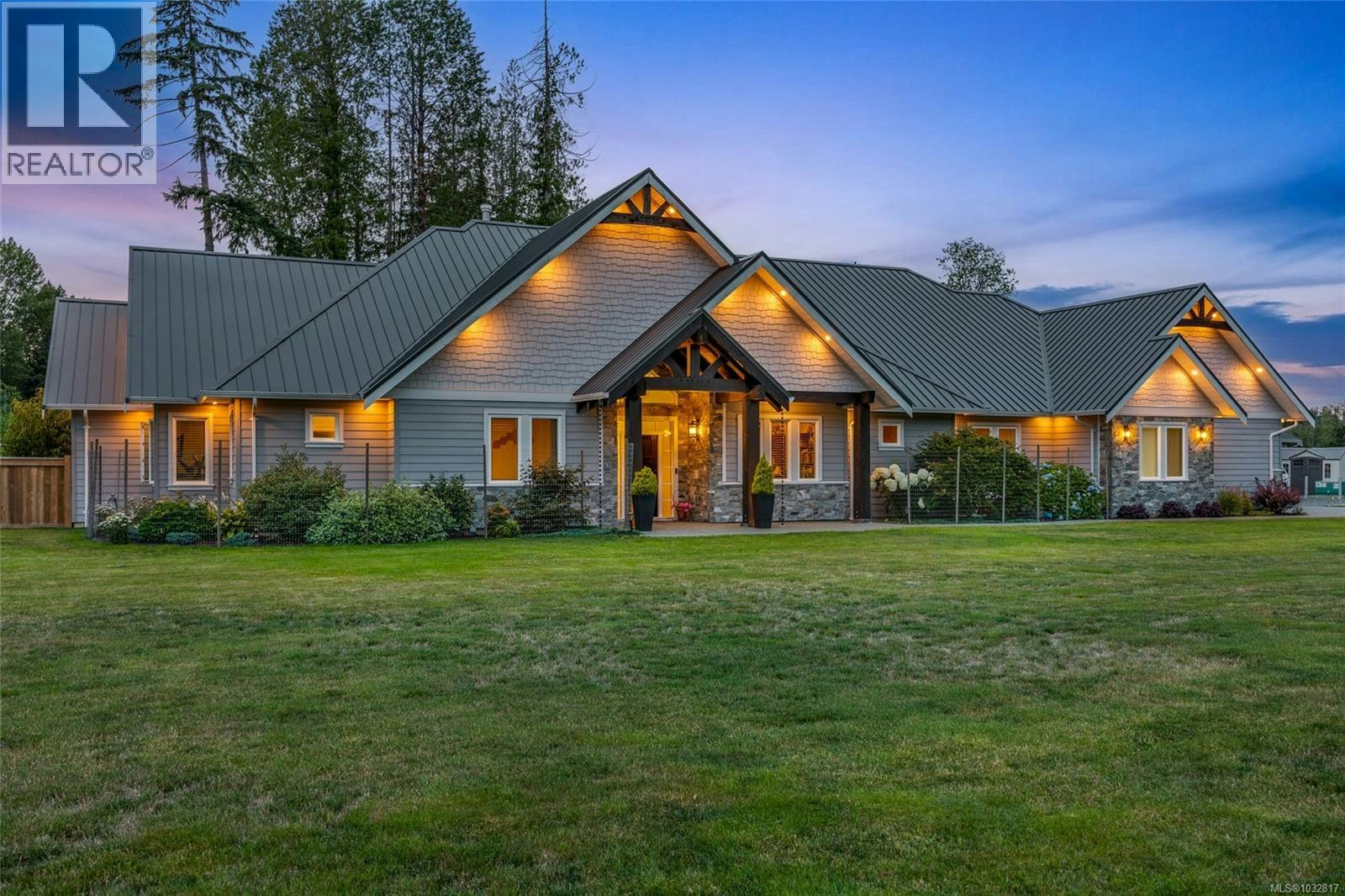 8757/8761 Oyster River Way, Black Creek, BC, V9J 1K5