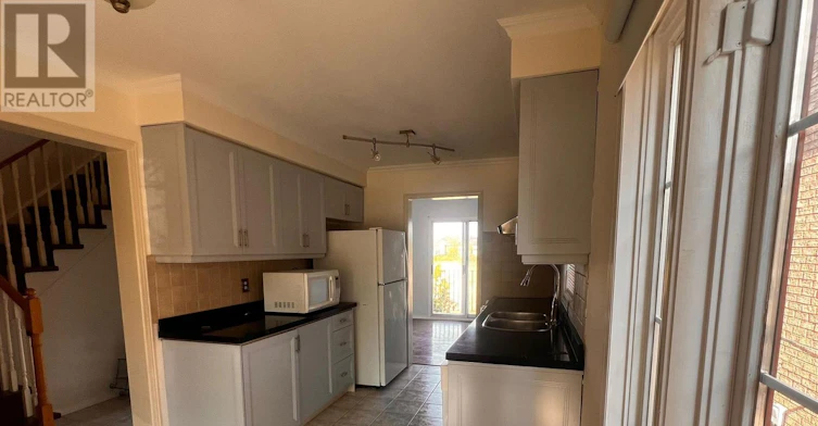 MAIN & 2ND-641 Walpole Crescent, Newmarket, ON, L3X 2B6 - 4