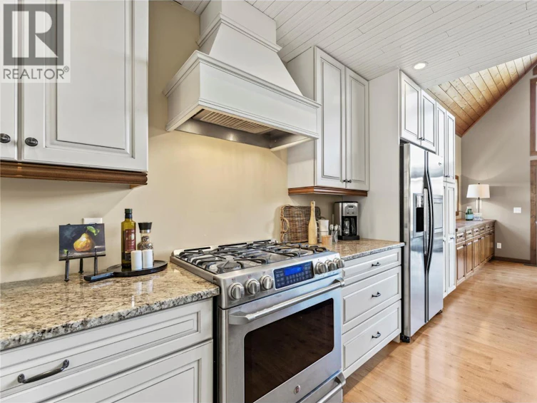 73-6421 Eagle Bay Road, Eagle Bay, BC, V0E 1T0 - 8