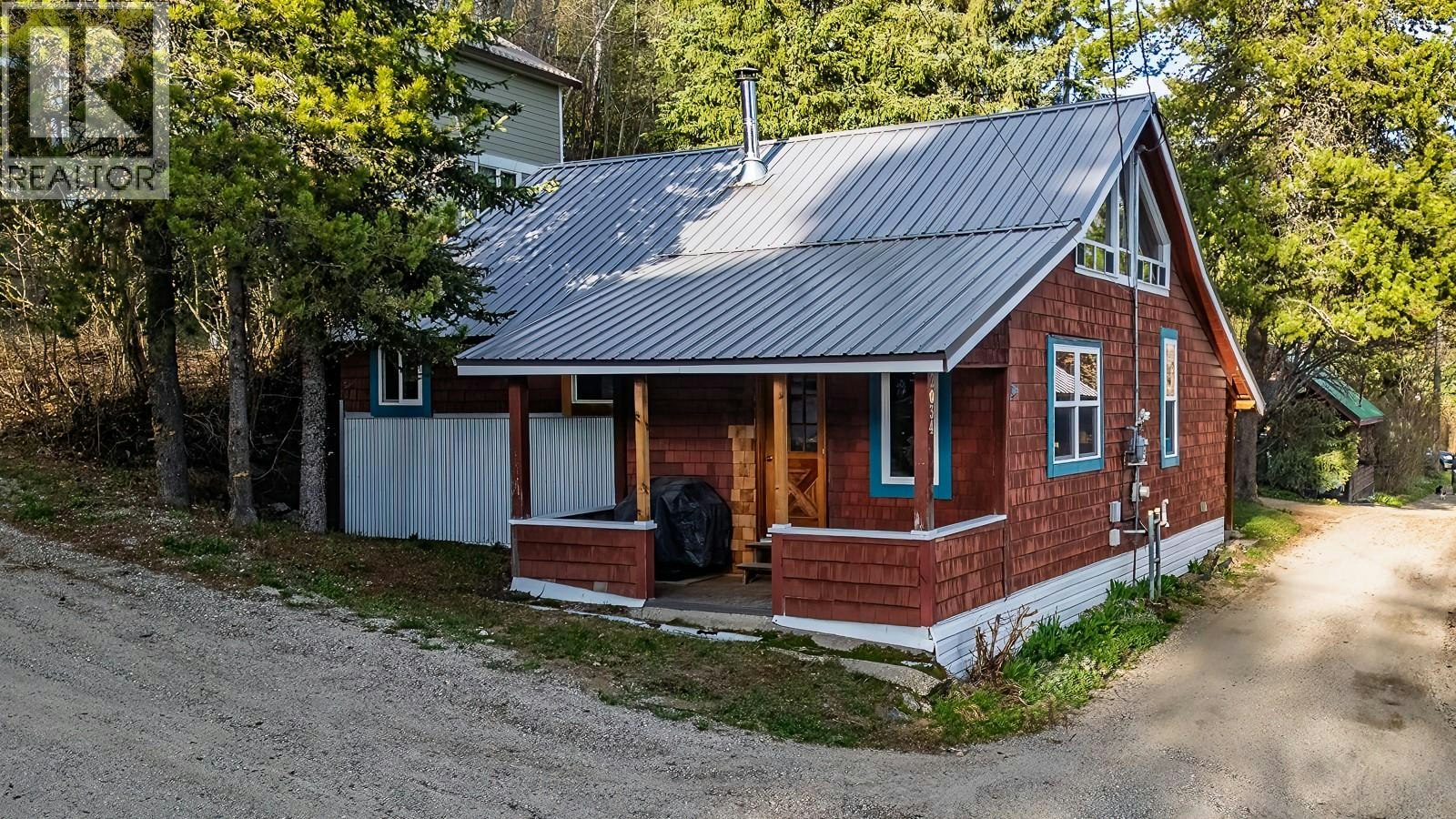 2034 Cliff Street, Rossland, BC, V0G 1Y0