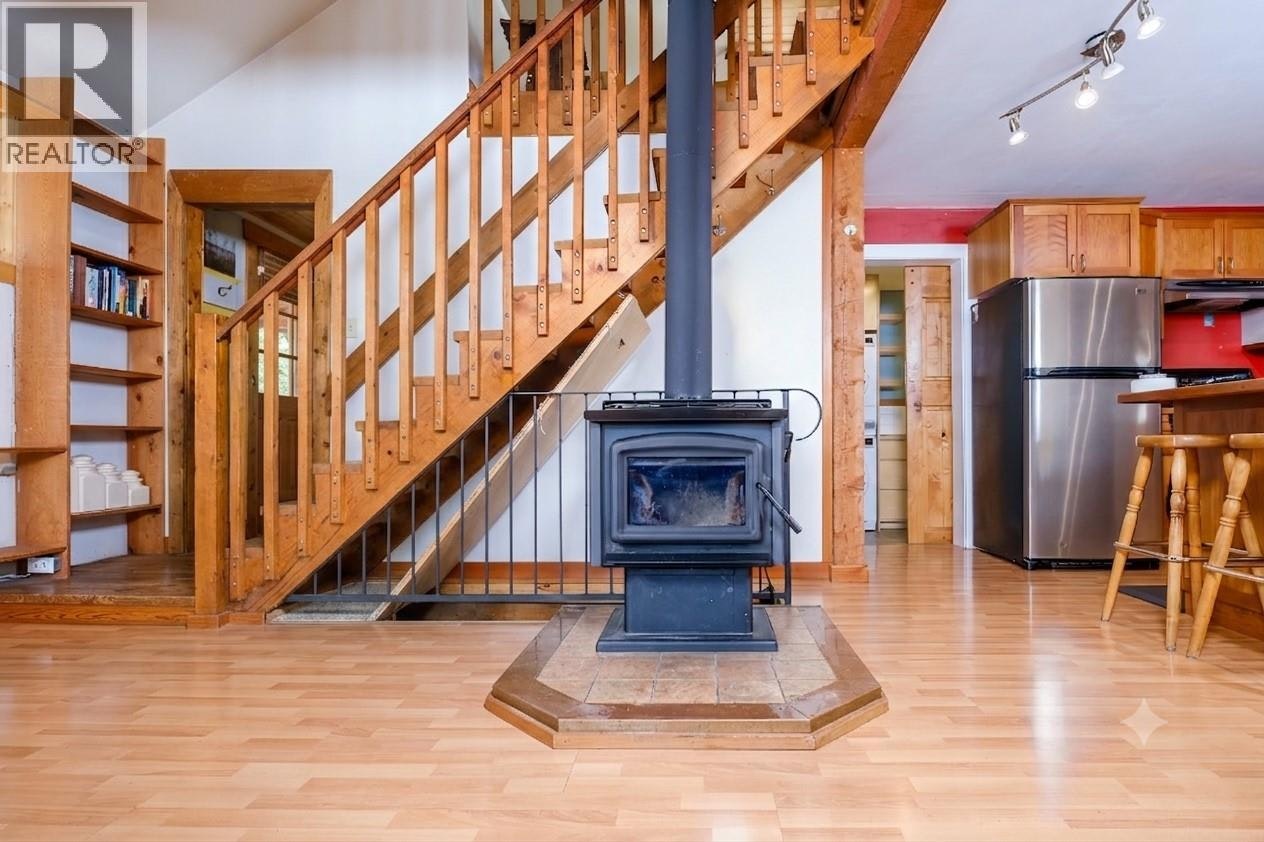 2034 Cliff Street, Rossland, BC, V0G 1Y0