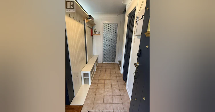UPPER-888 Cataraqui Street, Windsor, ON, N9A 3P4 - 4