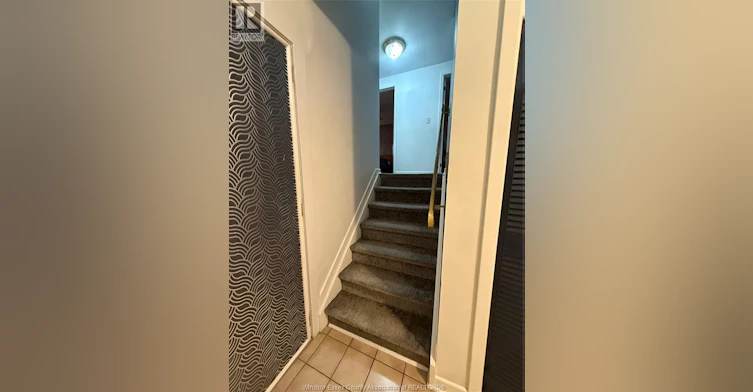 UPPER-888 Cataraqui Street, Windsor, ON, N9A 3P4 - 5