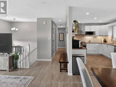 120 Murray Street NORTH - 4