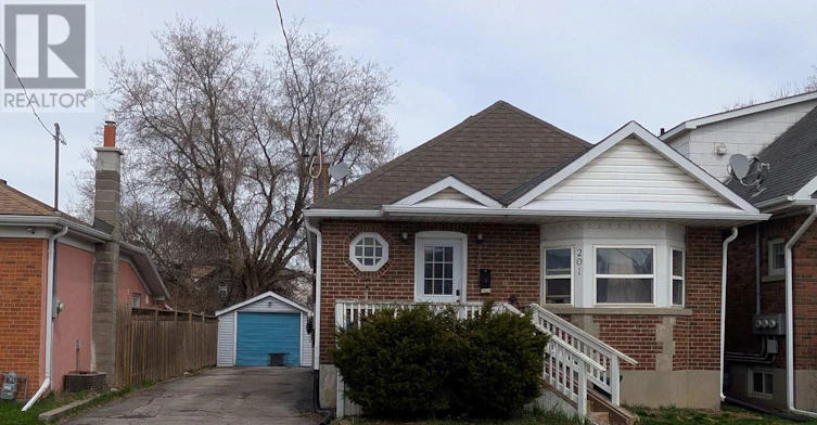 UPPER-201 Celina Street, Oshawa, ON, L1H 4N7