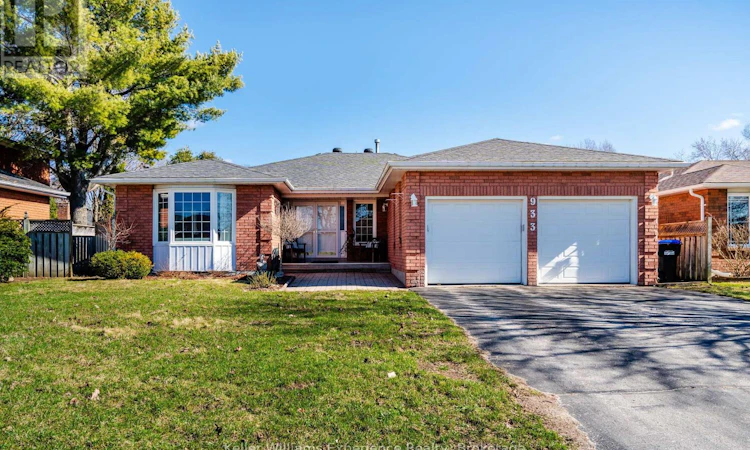 933 Playfair Road