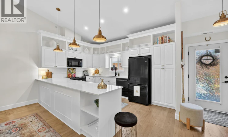 301 Lot 29-3996 Beach Avenue