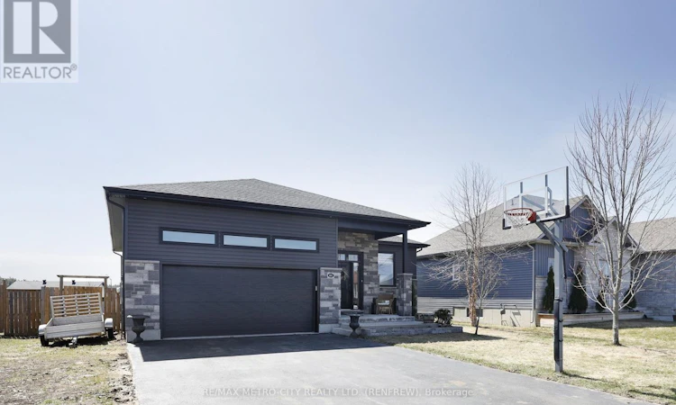 65 Noble Crescent