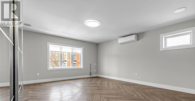 901 Pape Avenue, Toronto, ON, M4K 3V1 - 4