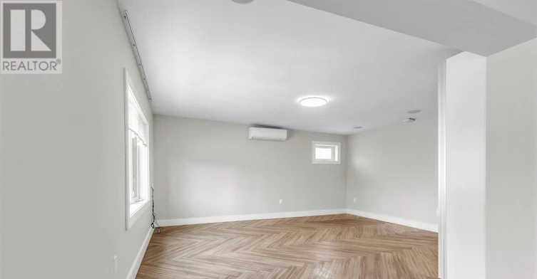901 Pape Avenue, Toronto, ON, M4K 3V1 - 8