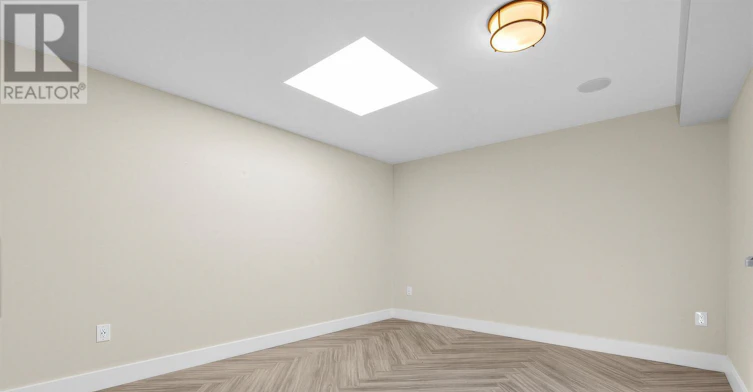 901 Pape Avenue, Toronto, ON, M4K 3V1 - 14