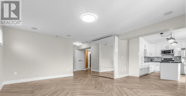 901 Pape Avenue, Toronto, ON, M4K 3V1 - 5