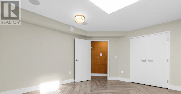 901 Pape Avenue, Toronto, ON, M4K 3V1 - 15