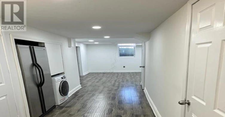 3045 Hawktail Crescent, Mississauga, ON, L5M 6W8 - 2