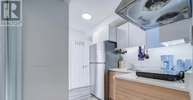3-5 Sorauren Avenue, Toronto, ON, M6R 2C6 - 2