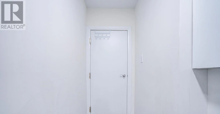3-5 Sorauren Avenue, Toronto, ON, M6R 2C6 - 9