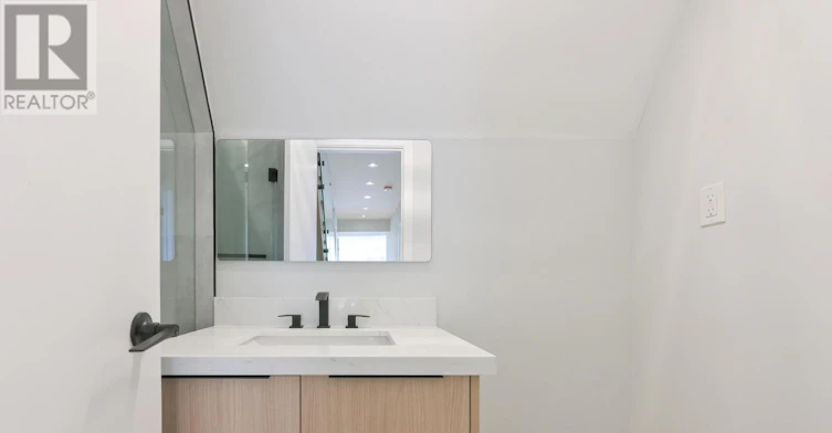UPPER-997 Dufferin Street, Toronto, ON, M6H 4B2 - 14