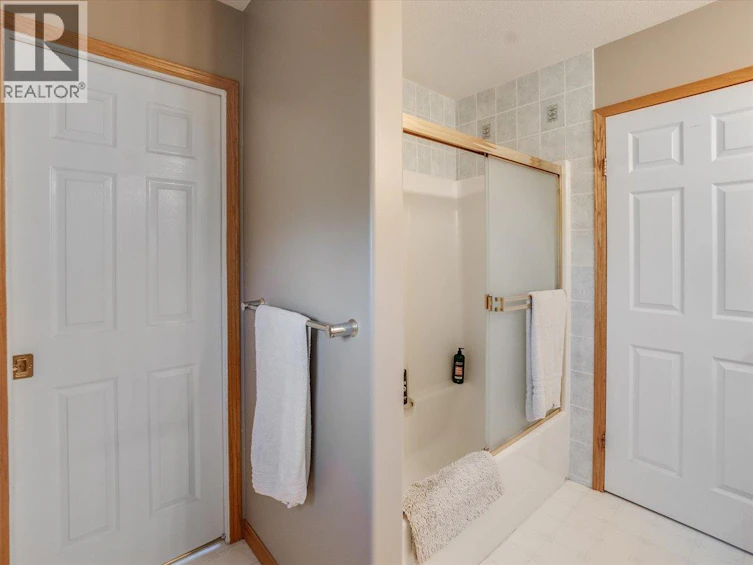 1063 Bridgeview Crescent, Castlegar, BC, V1N 3H7 - 60