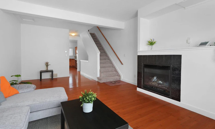 11-13215 153 Avenue NW