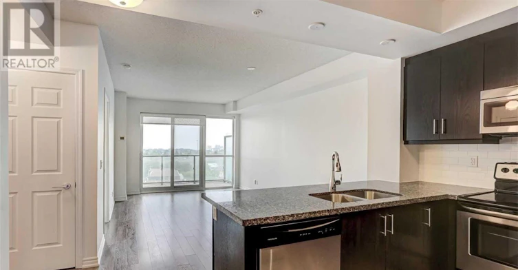 832-15 James Finlay Way, Toronto, ON, M3M 2E9 - 3