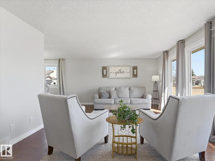 9522 95 Street, Morinville, AB, T8R 1H9 - 9