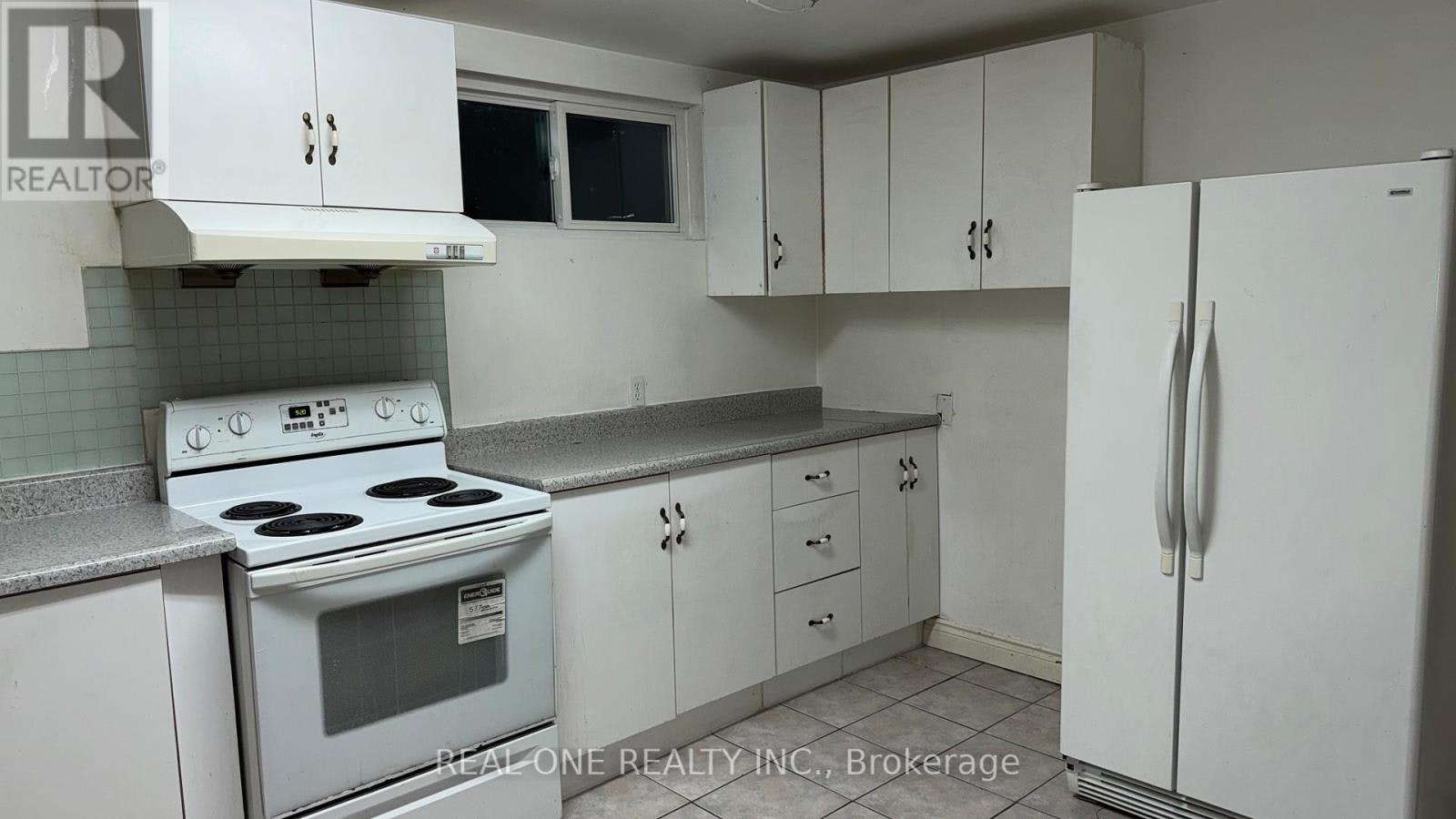 3622 Molly Avenue, Mississauga, ON, L5A 3M5 - 5
