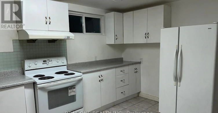 3622 Molly Avenue, Mississauga, ON, L5A 3M5 - 5