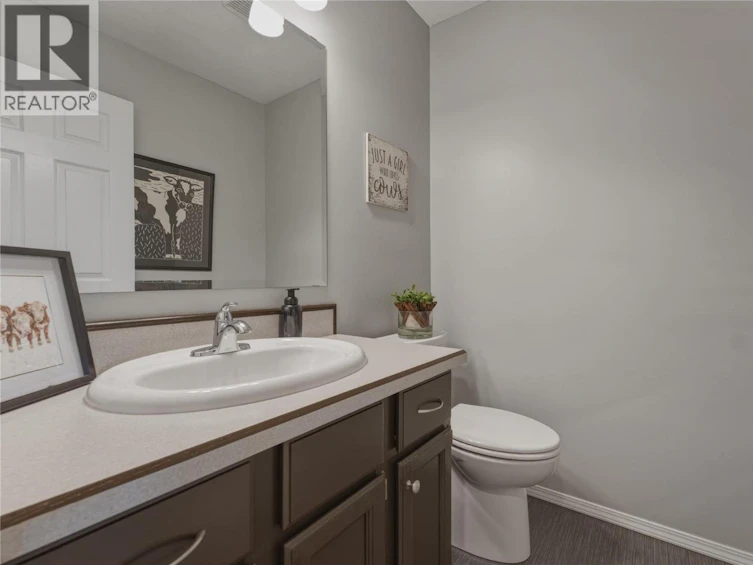 5271 Pyott Road, Armstrong, BC, V4Y 0M6 - 27