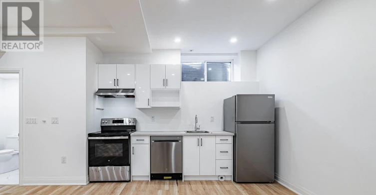 LOWER-11 Craig Crescent, Toronto, ON, M4G 2N6 - 3