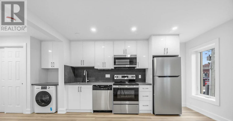 B-851 Danforth Avenue, Toronto, ON, M4J 1L2 - 3