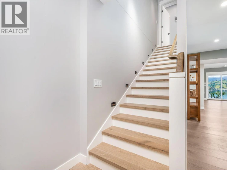 8000 Bench Row Road, Vernon, BC, V1H 1H3 - 49