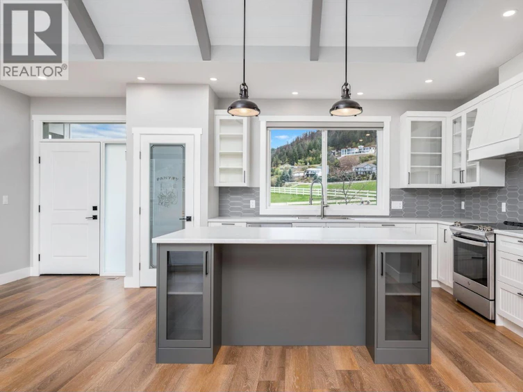 8000 Bench Row Road, Vernon, BC, V1H 1H3 - 70