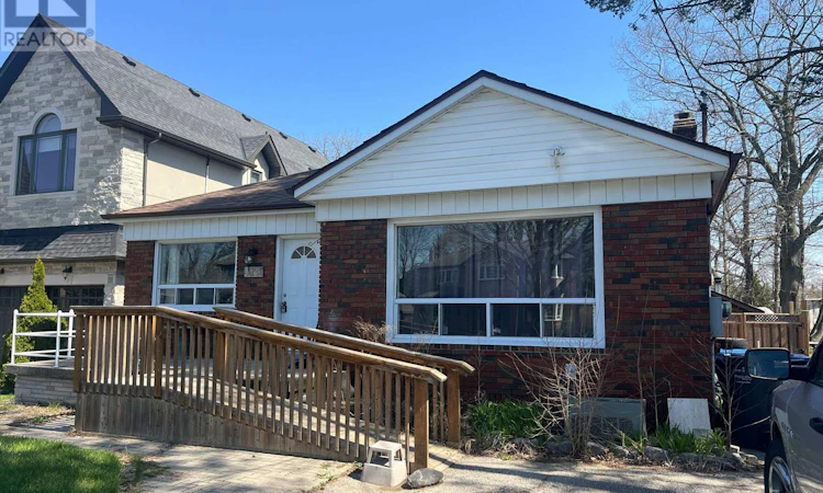 1481 Myron Drive W