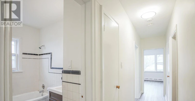 1-295 Indian Grove E, Toronto, ON, M6P 2H6 - 11