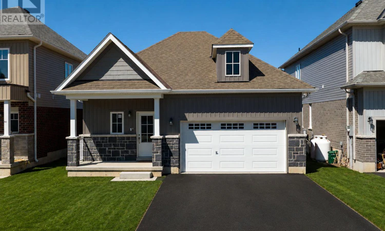 64 Hillcroft Way
