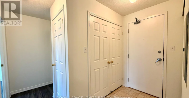 209-94 Aspen Springs Drive, Clarington, ON, L1C 5N4 - 5