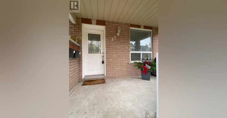 MAIN FLOOR-37 Gillespie Avenue, Toronto, ON, M6N 2Y5 - 2