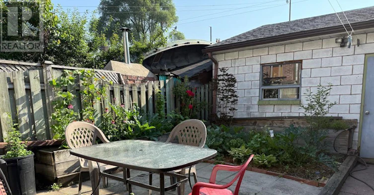 MAIN FLOOR-37 Gillespie Avenue, Toronto, ON, M6N 2Y5 - 4